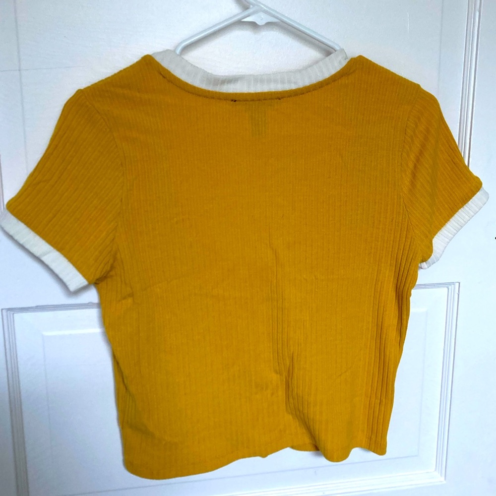 Mustard Cropped V-Neck - Picture 3 of 4